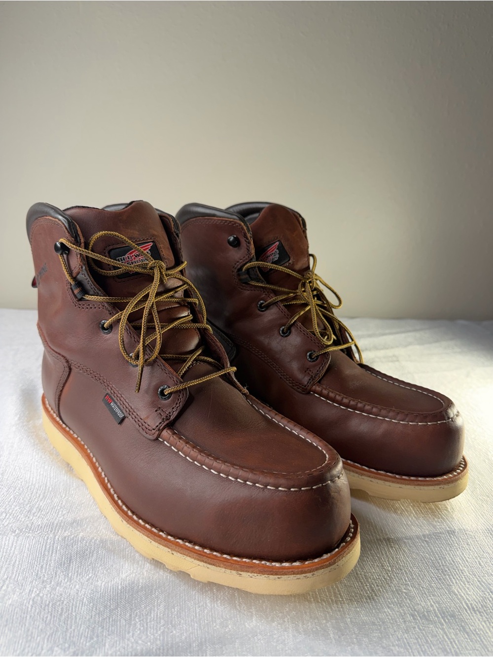 Red Wing 2415 Men’s 9.5D Waterproof Safety Toe Work Boots